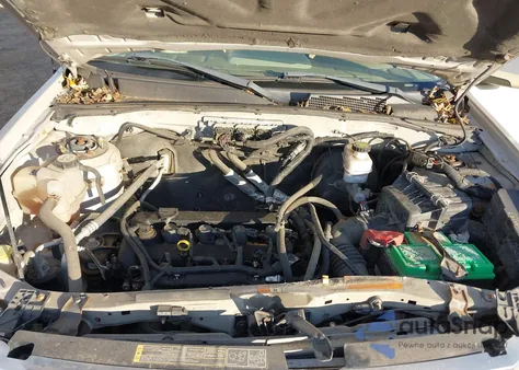 2011 Ford Escape Limited z USA, uszkodzony, nr VIN 1FMCU0E75BKB12321